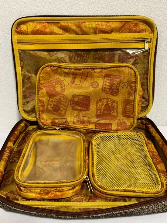 Samantha Brown Travel Case - Picture 3 of 7